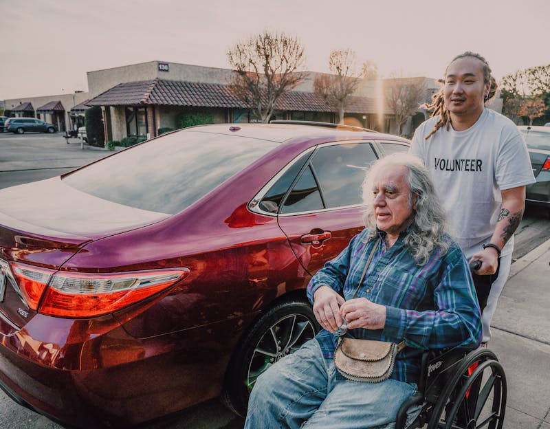 senior-citizen-transportation-services-assisted-car-entry