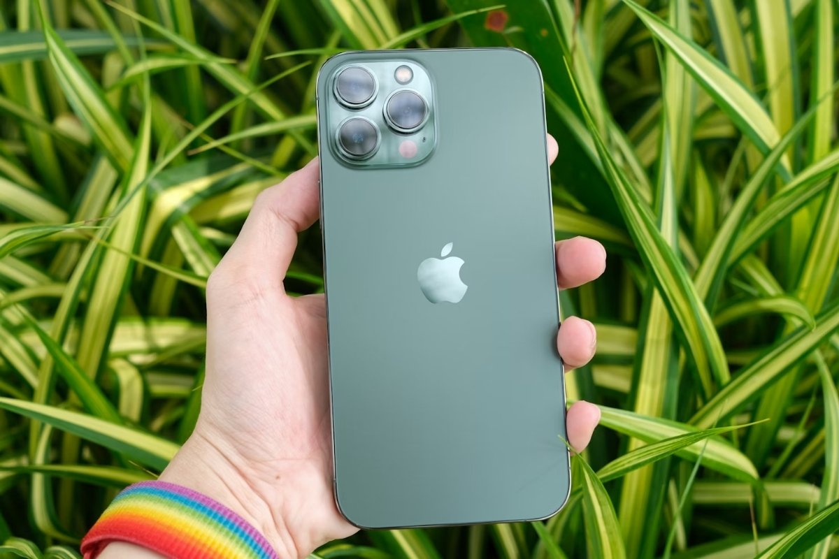 Free iphone 13 pro max government phone option through Lifeline providers
