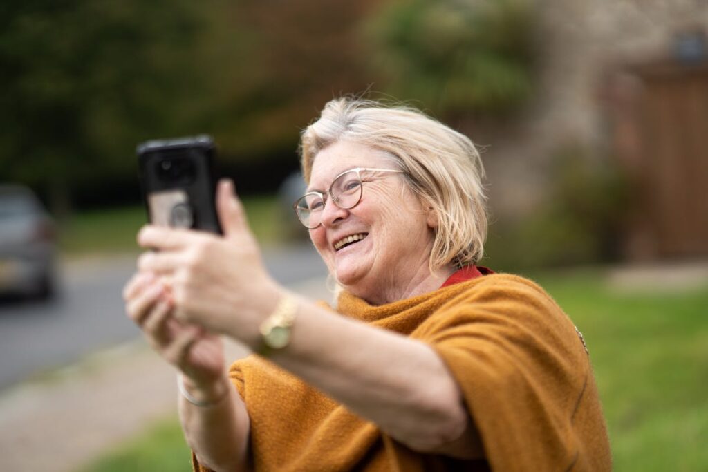 lively phone service