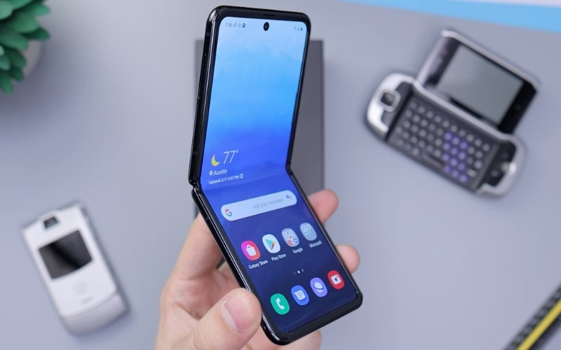 Lifeline providers may offer free Galaxy Z Flip government phones for eligible users 