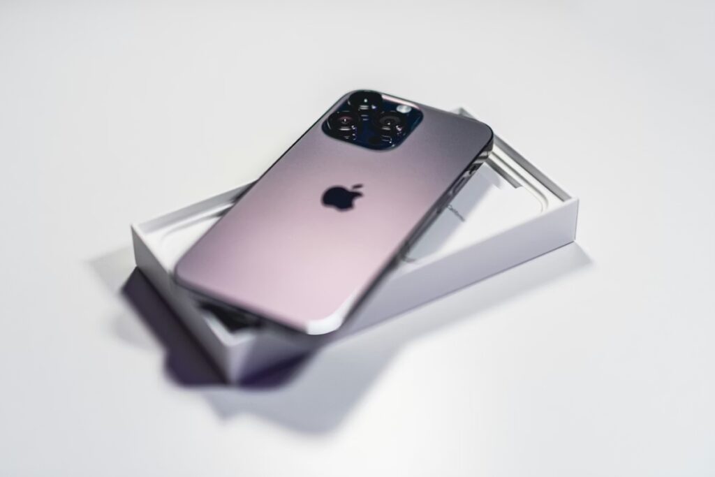 Learn how to qualify for a free iphone 14 pro max government phone through assistance programs