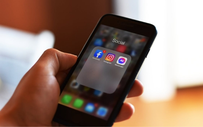 Free iphone for seniors available through Lifeline program to support easier communication and a more connected daily life