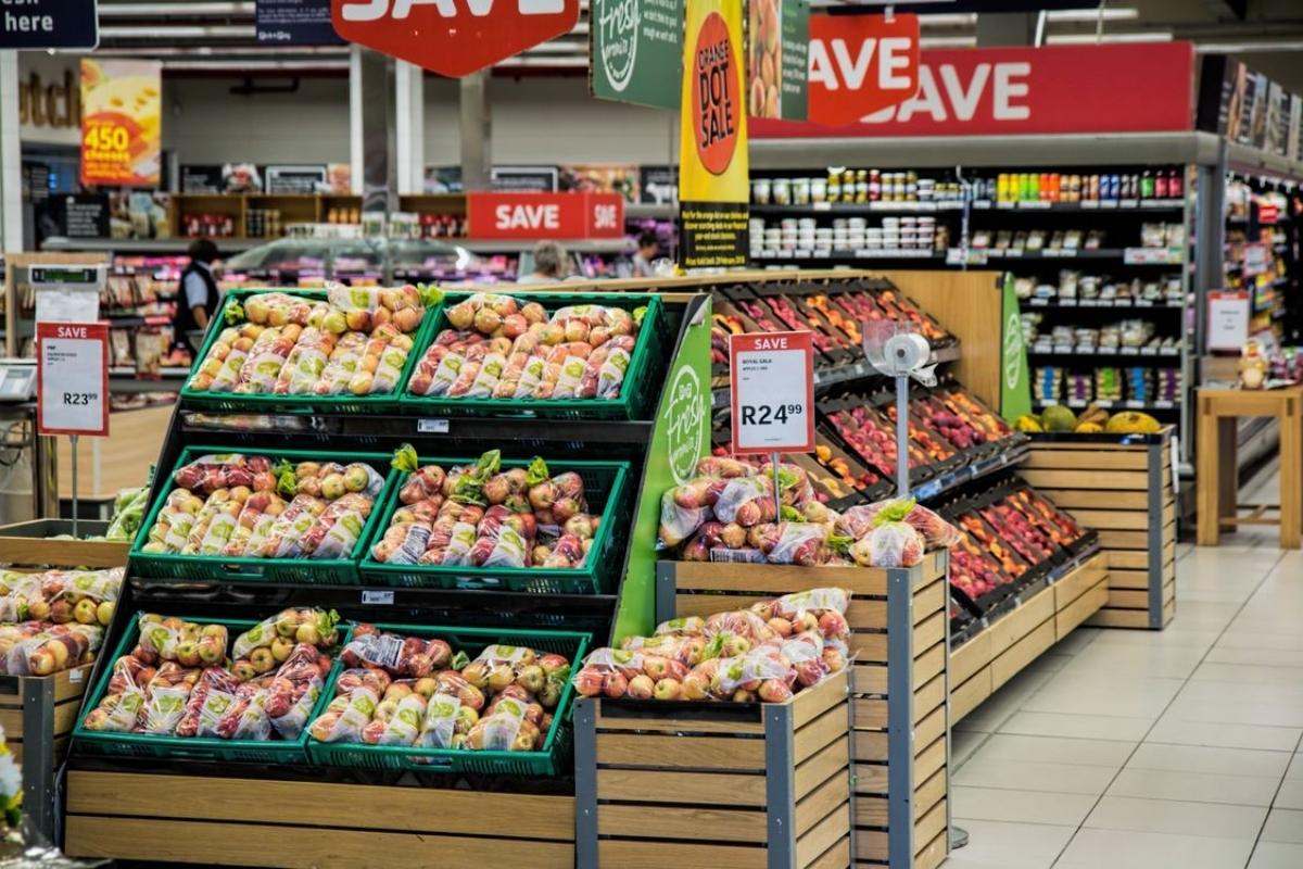 Best grocery discount store near me with daily food deals