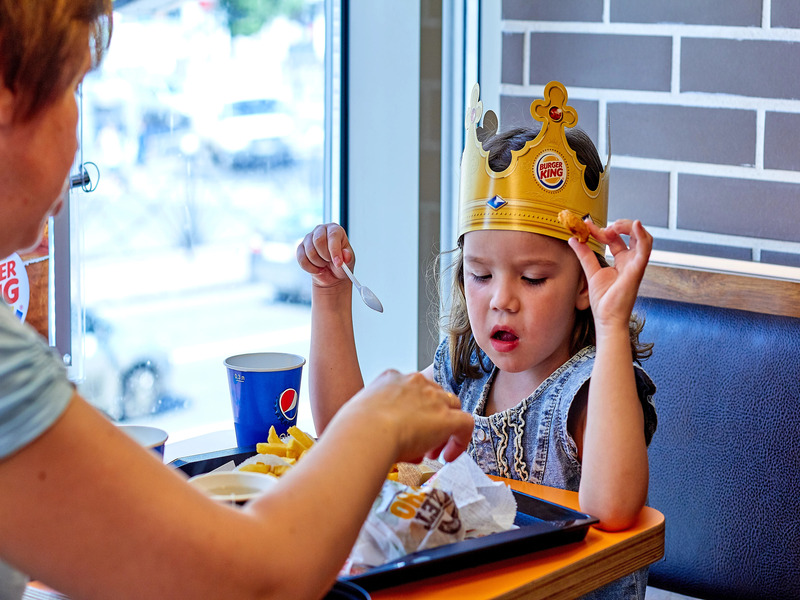 what-time-does-burger-king-serve-lunch