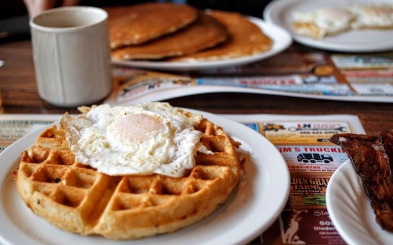 denny's senior discount includes a special 55+ menu for older adult diners